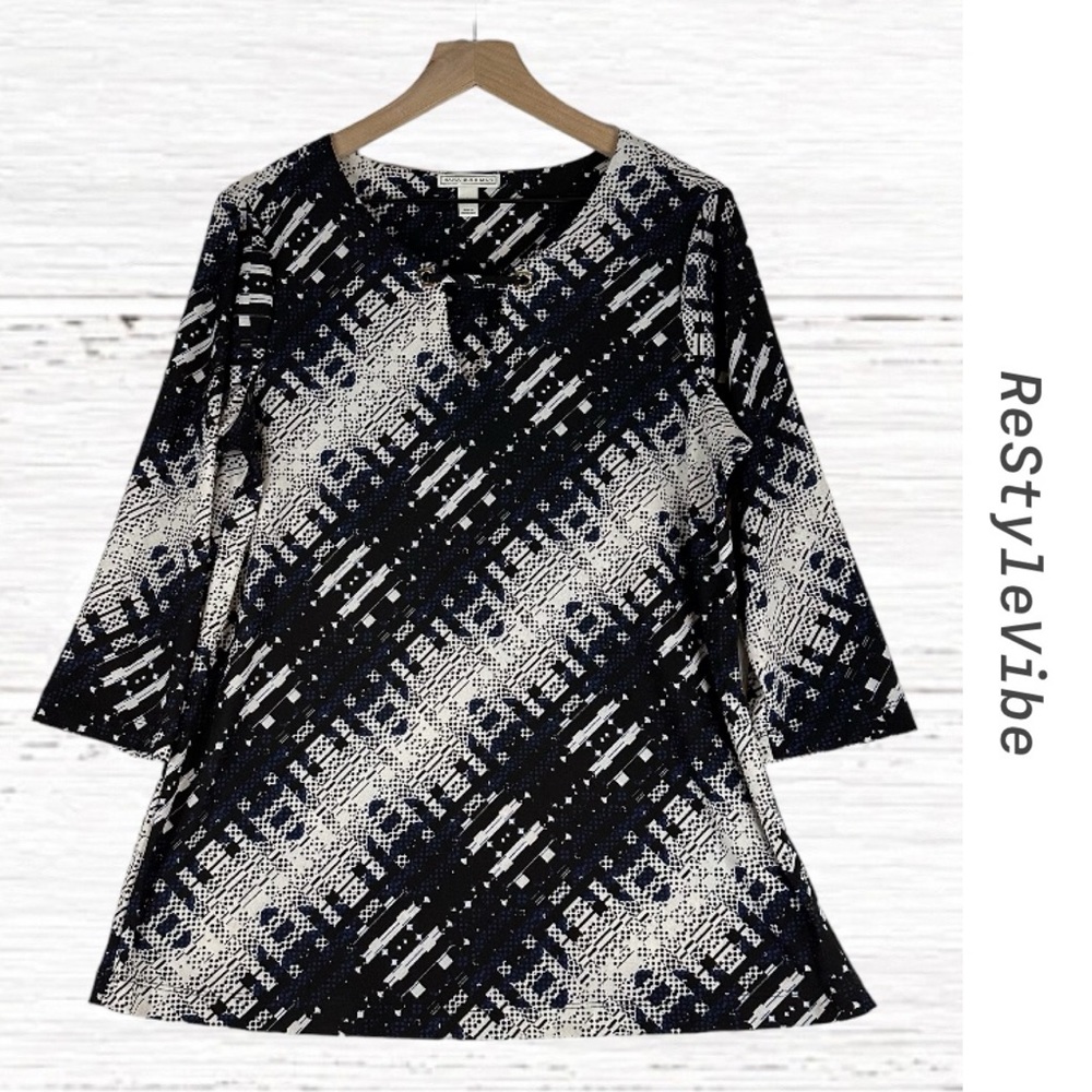 DANA BUCHMAN Women’s Size L Top Shirt Blouse Tank 3/4 Sleeve Stretch Pattern